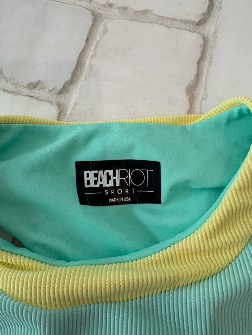 Beach Riot Mint & Yellow Ribbed Sport Crop Top size L - Picture 3 of 3